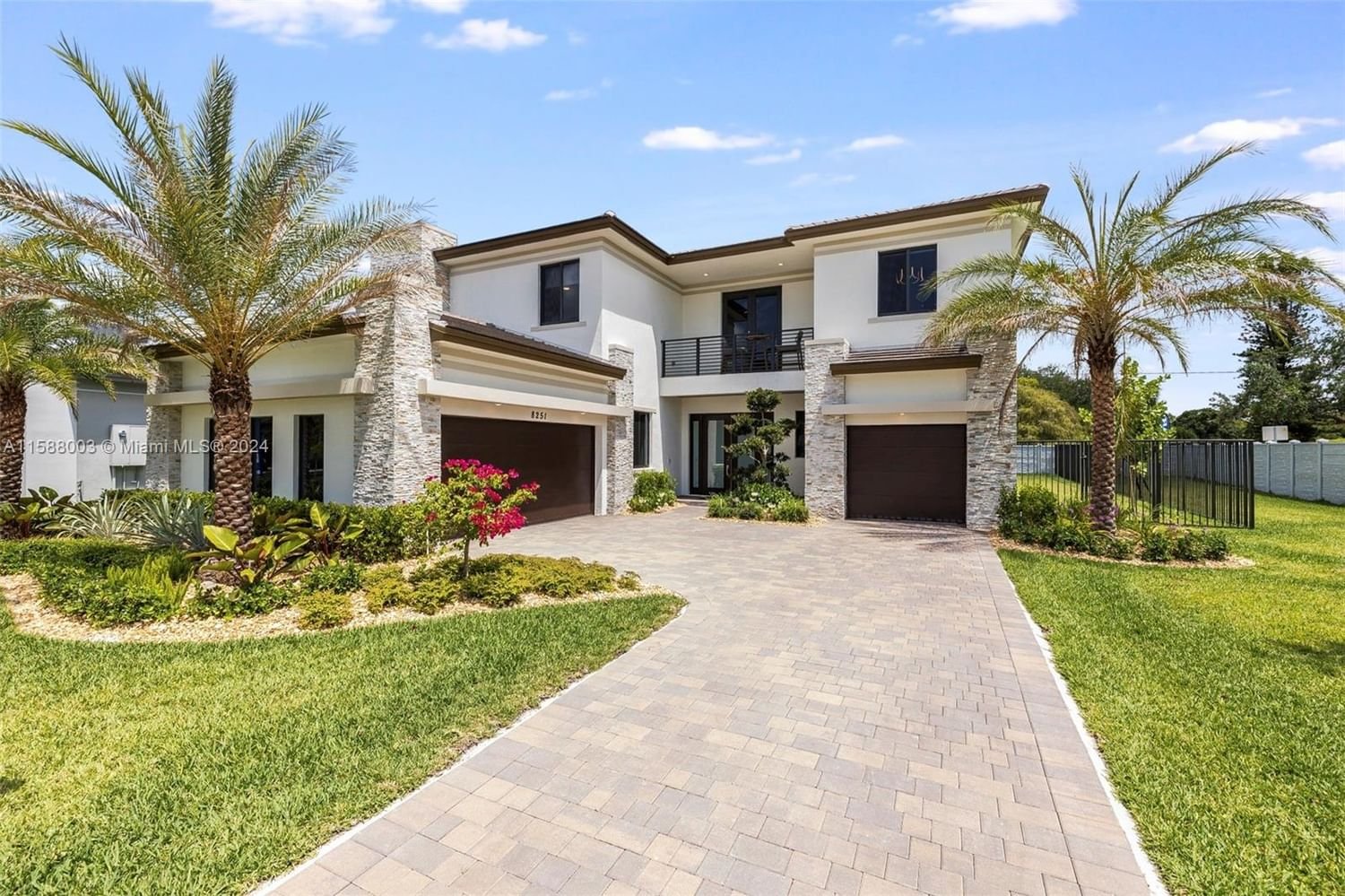 Real estate property located at 8251 120 Ter, Miami-Dade County, Centris Diamond, Miami, FL