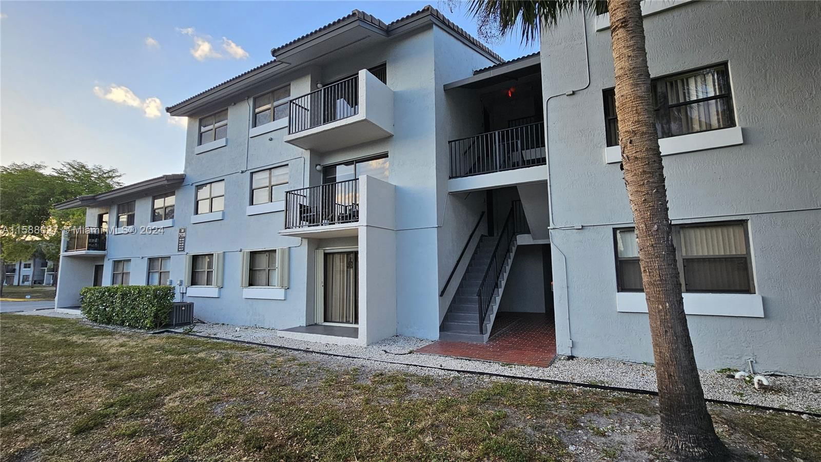 Real estate property located at 7135 179th St #311, Miami-Dade, VILLA BELLINI CONDO, Hialeah, FL