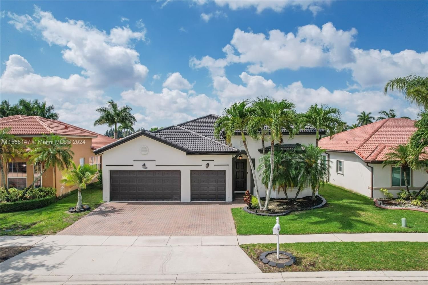 Real estate property located at 14330 33rd Ct, Broward County, WINDSOR PALMS, Miramar, FL
