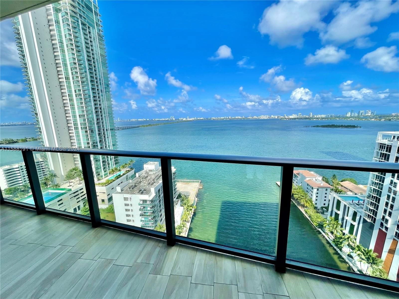 Real estate property located at 460 28 ST #2402, Miami-Dade, ICON BAY, Miami, FL