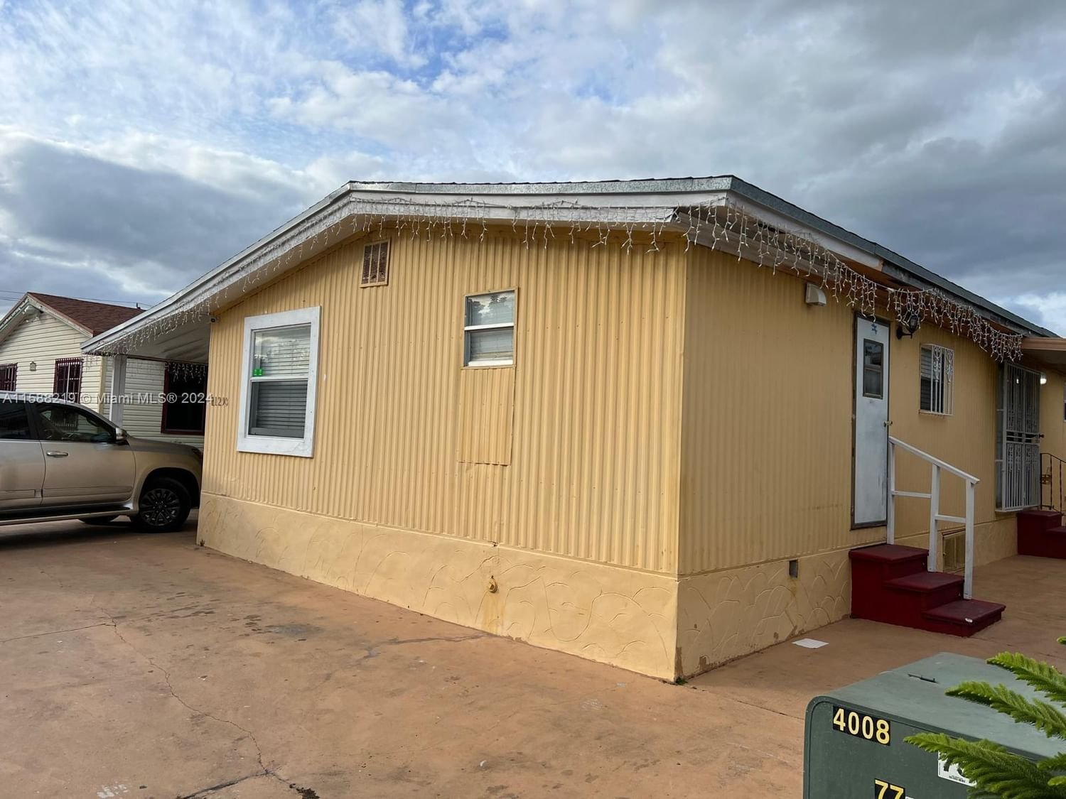 Real estate property located at 11239 5th St, Miami-Dade County, Li'l Abner MobileHome Park, Sweetwater, FL