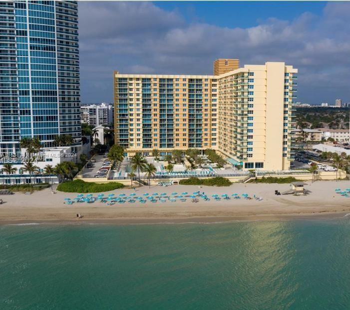 Real estate property located at 2501 Ocean Dr #833, Broward, WAVE CONDO, Hollywood, FL