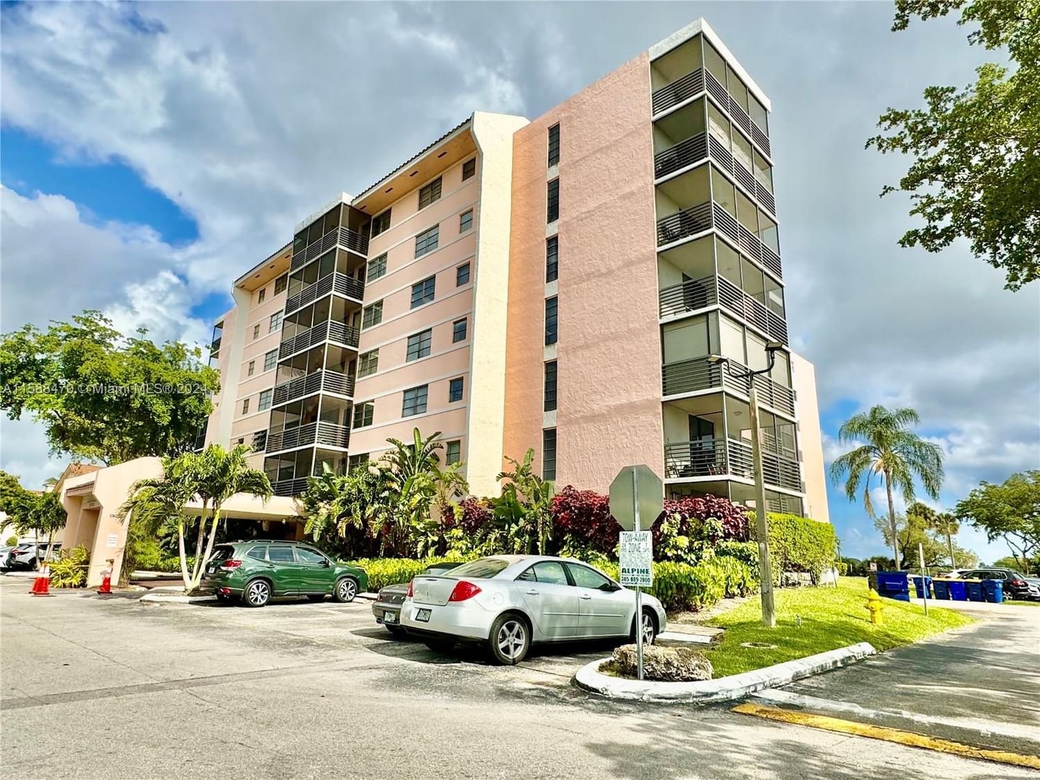 Real estate property located at 20840 San Simeon Way #401, Miami-Dade County, LAKE VIEW OF CALIF CLUB C, Miami, FL
