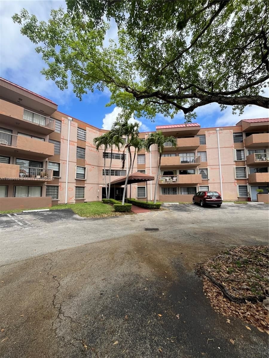 Real estate property located at 5800 127th Ave #2214, Miami-Dade County, MILLER GARDENS CONDO, Miami, FL
