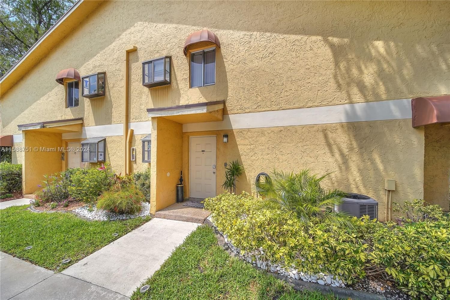 Real estate property located at 3089 Oakland Forest Dr #101, Broward County, OAKLAND FOREST CLUB CONDO, Oakland Park, FL