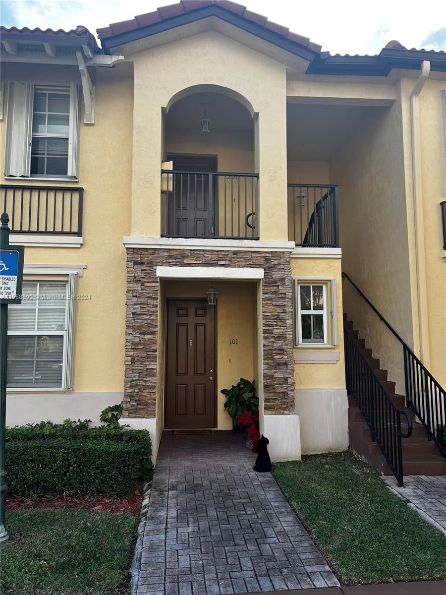 Real estate property located at 1490 33 Ave #201-13, Miami-Dade, VILLAS AT CARMEL CONDO NO, Homestead, FL