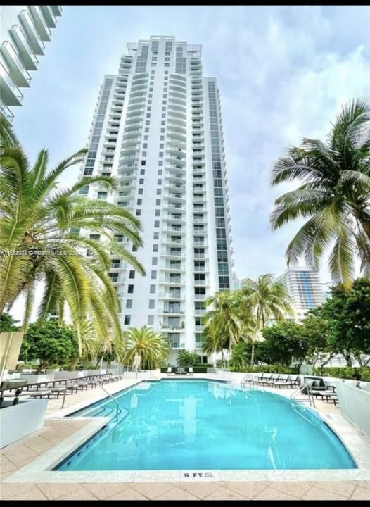 Real estate property located at 1060 Brickell Ave #1203, Miami-Dade, 1060 BRICKELL CONDO, Miami, FL