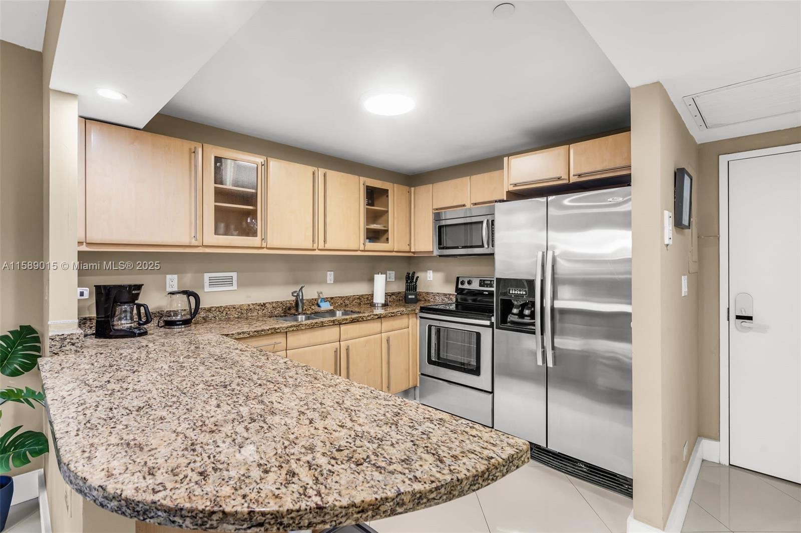 Real estate property located at 2301 Collins Ave #325, Miami-dade, Roney Palace Condo, Miami Beach, FL