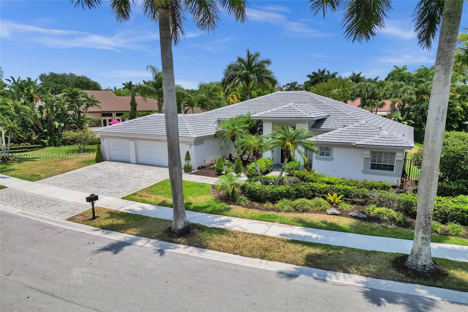 Real estate property located at 2504 Eagle Watch Ln, Broward, Eagle Watch, Weston, FL