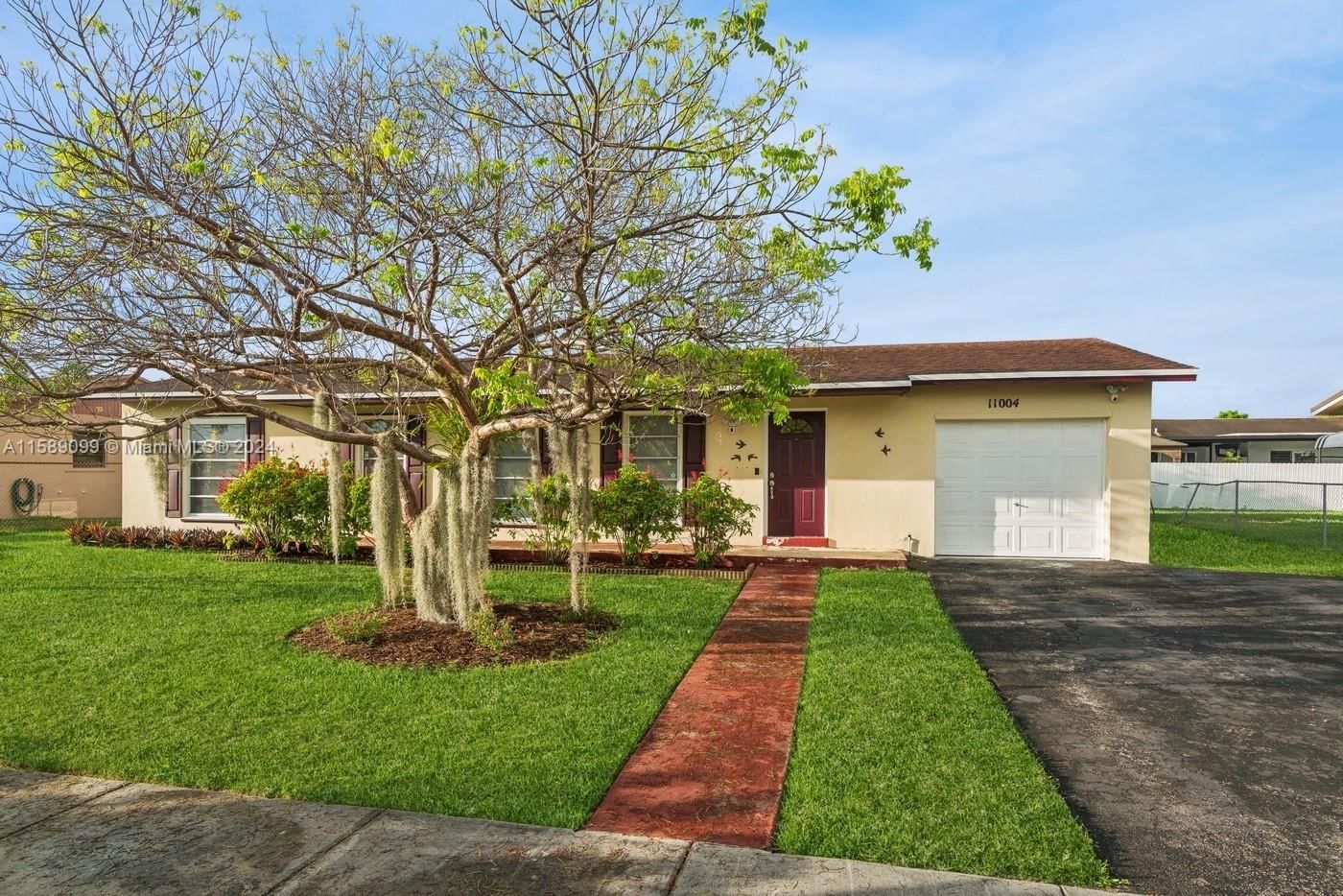 Real estate property located at 11004 152nd Ter, Miami-Dade, FAIRWAY ESTATES SEC 7, Miami, FL