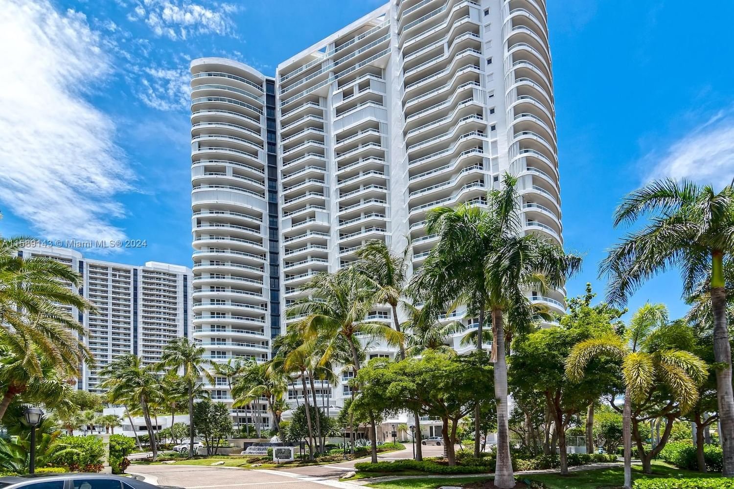 Real estate property located at 21050 38th Ave #305, Miami-Dade County, ATLANTIC III AT THE POINT, Aventura, FL
