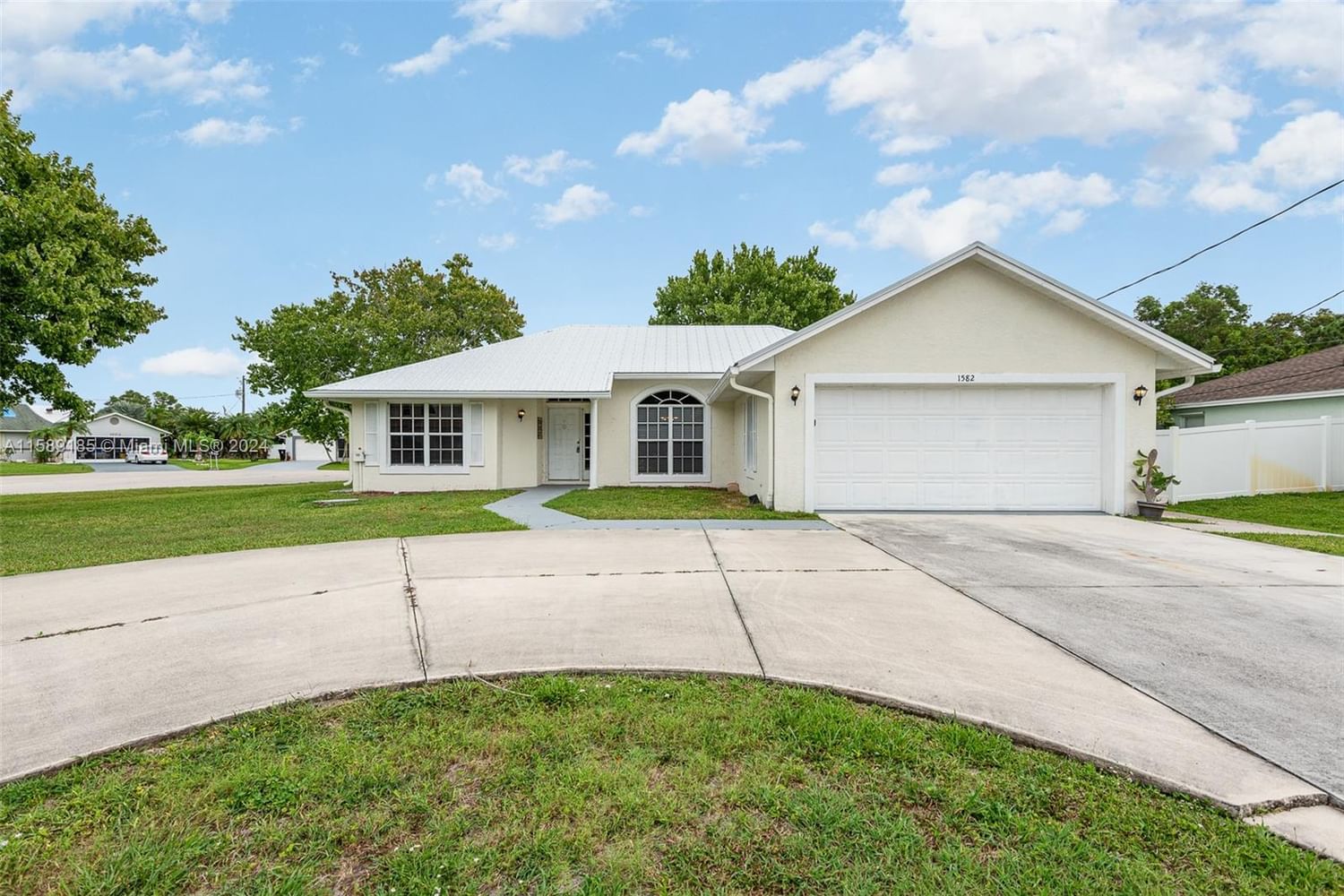 Real estate property located at 1582 Berkshire Blvd, St Lucie County, PORT ST LUCIE SECTION 40, Port St. Lucie, FL