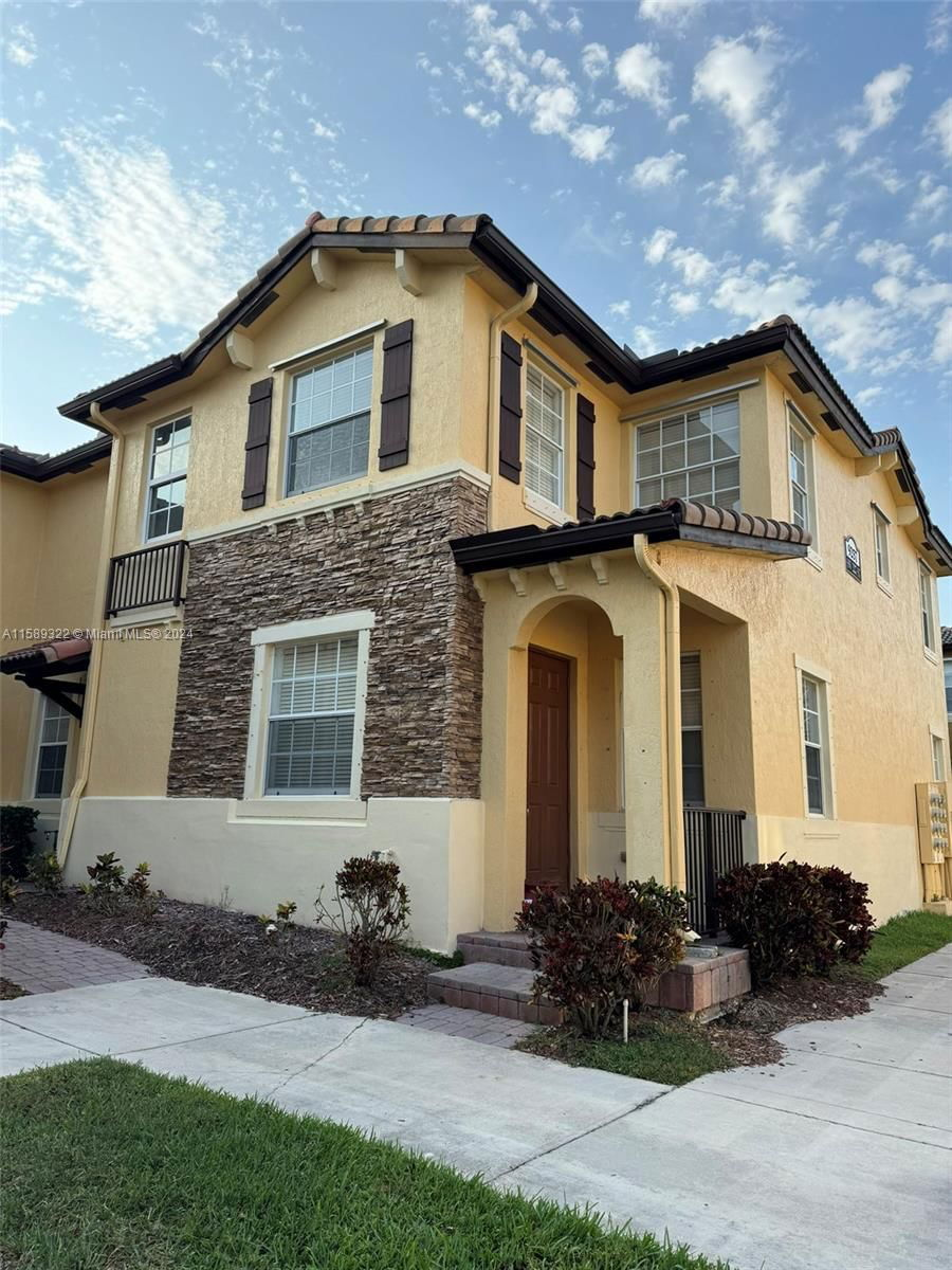 Real estate property located at 9257 227th St #11, Miami-Dade County, THE SHORES CONDO NO 1, Cutler Bay, FL