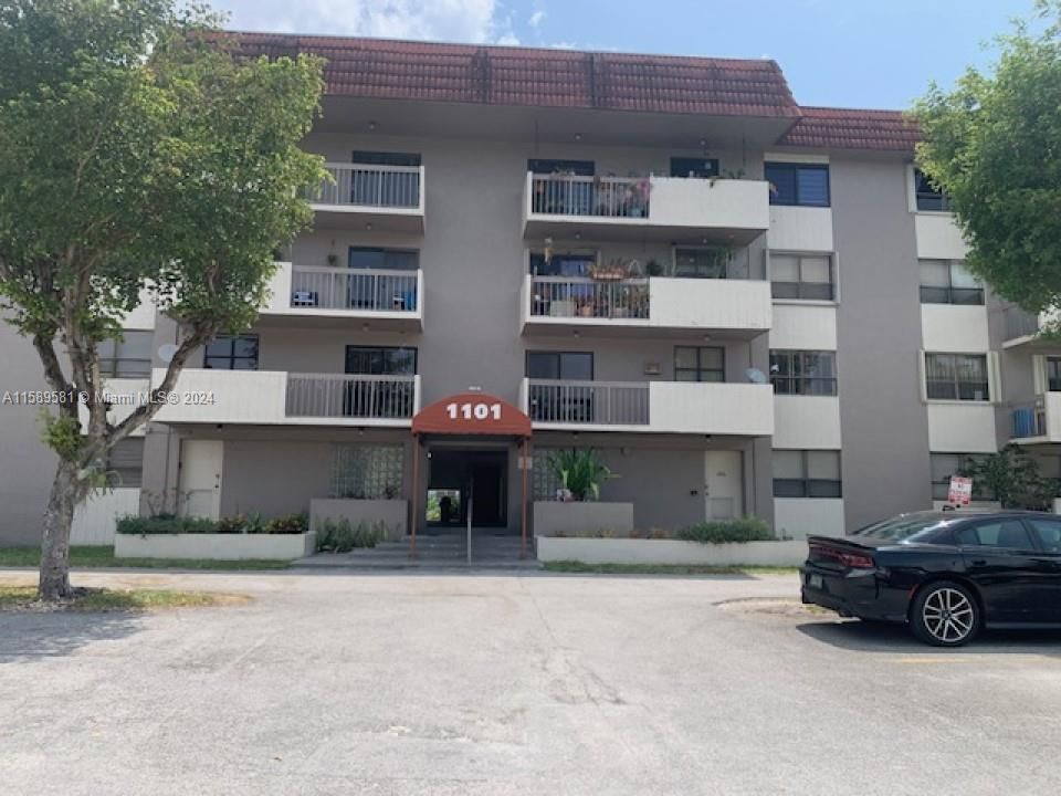 Real estate property located at 1101 122nd Ave #205, Miami-Dade County, GARDEN LAKE TOWERS CONDO, Miami, FL