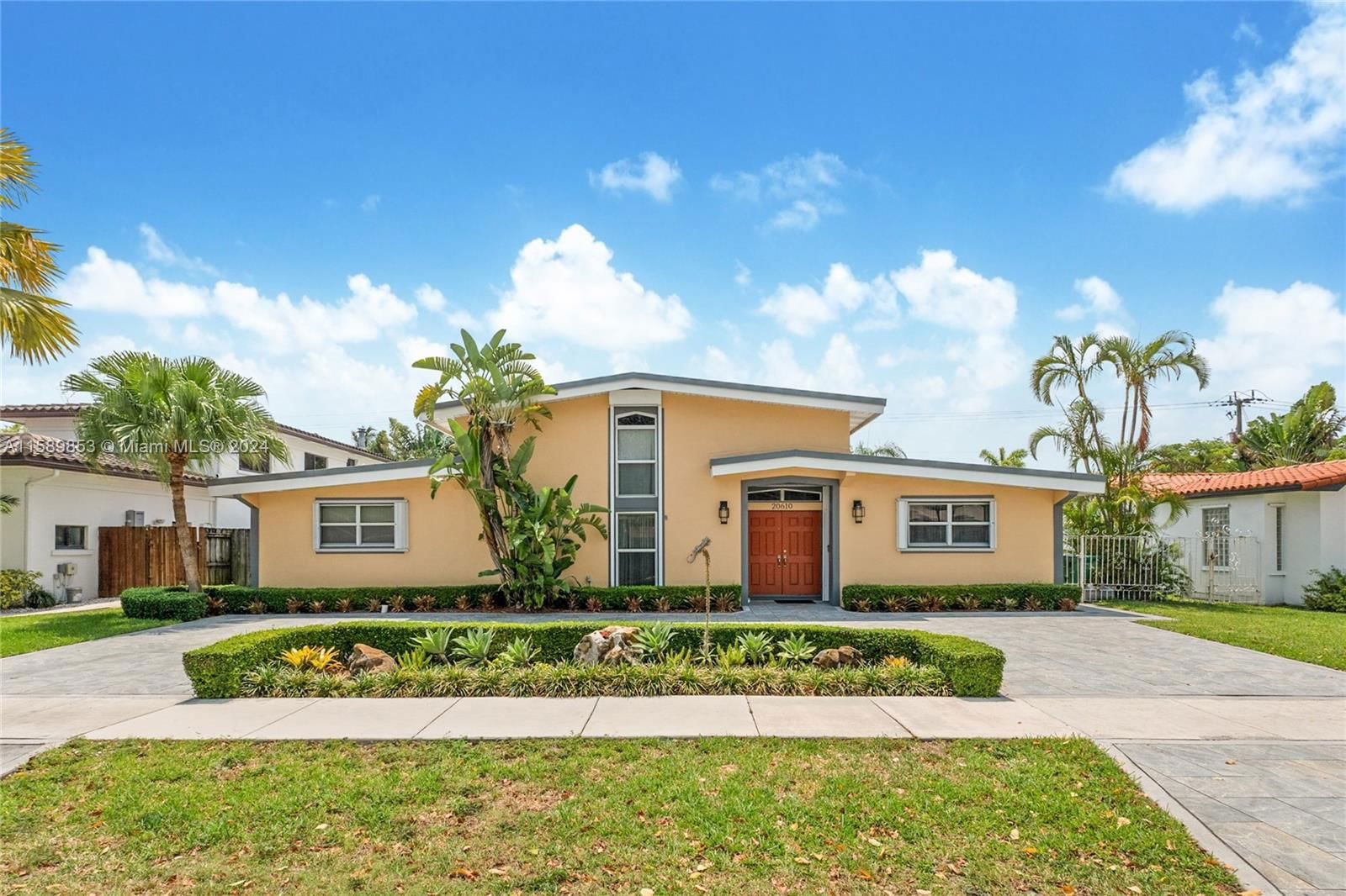 Real estate property located at 20610 22nd Pl, Miami-Dade, HIGHLAND OAK GARDENS, Miami, FL