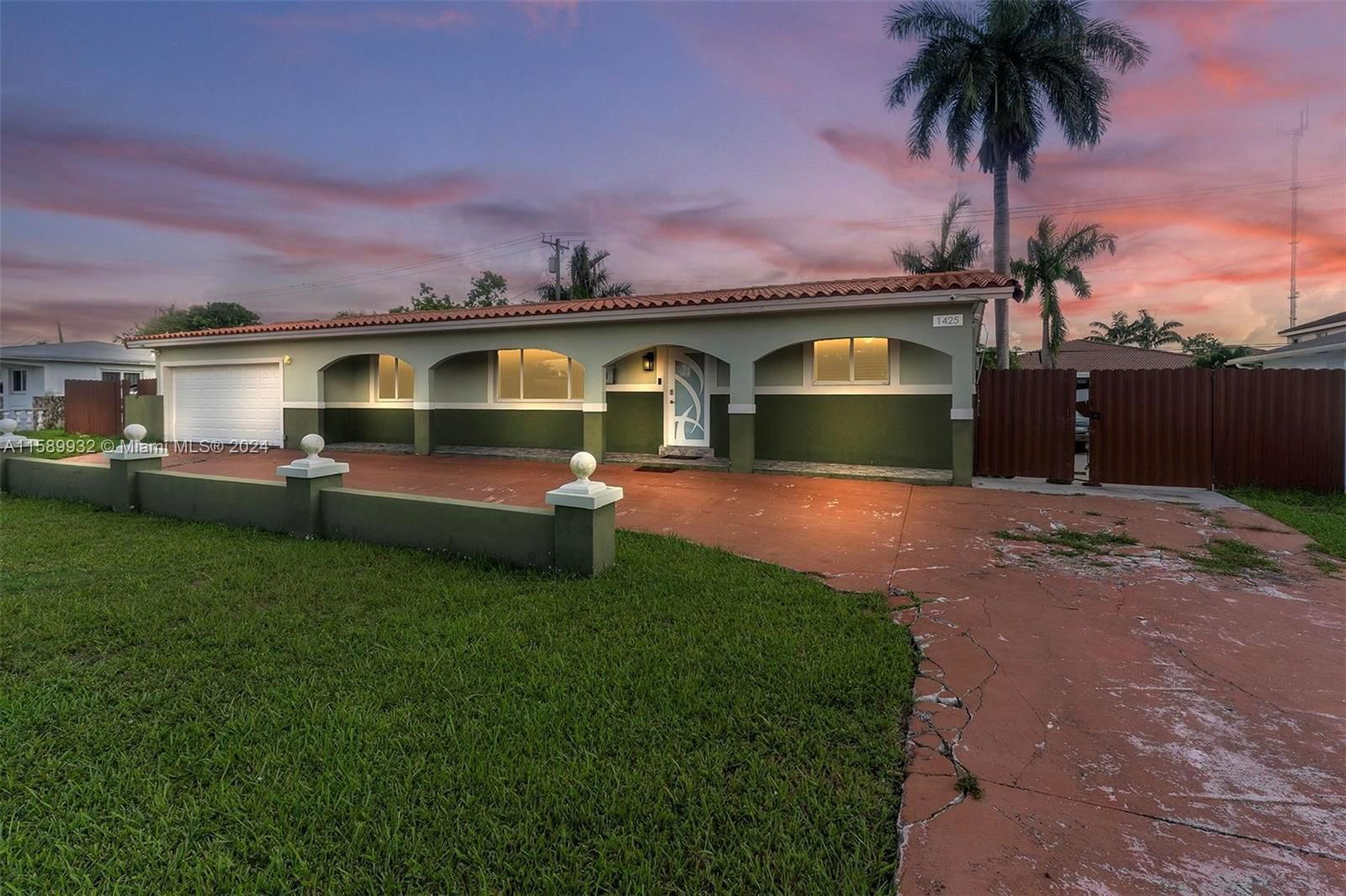 Real estate property located at 1425 203rd St, Miami-Dade, NORTH DADE COUNTRY CLUB V, Miami Gardens, FL