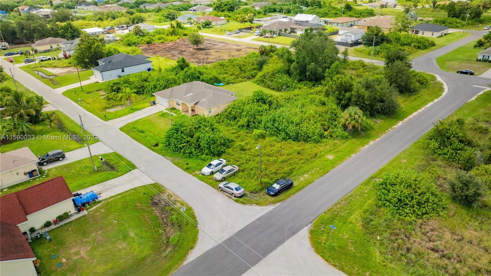 Real estate property located at 4100 17th St SW, Lee County, Lehigh Acres, Lehigh Acres, FL