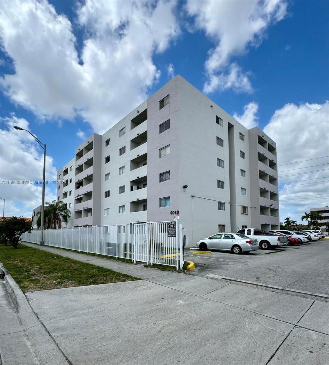 Real estate property located at 6060 21st Ct #106, Miami-Dade County, VALENCIA TOWERS CONDO, Hialeah, FL