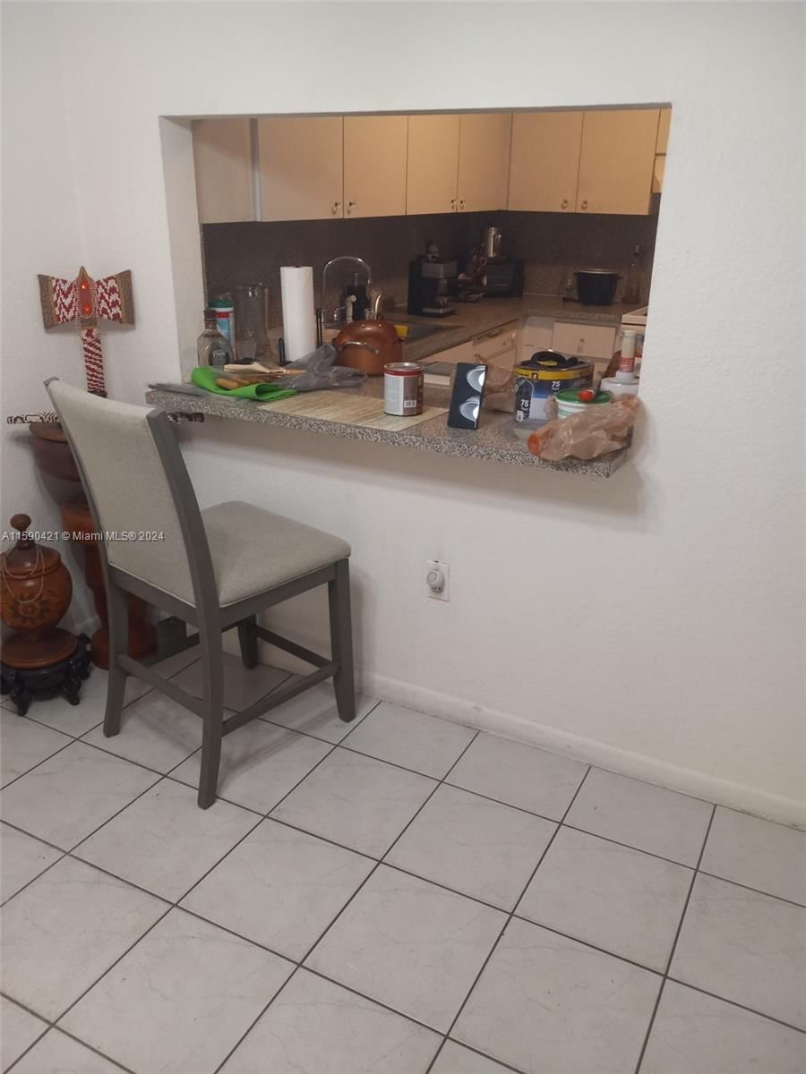 Real estate property located at 1900 68th St E103, Miami-Dade County, LOS ARBOLES CONDO, Hialeah, FL