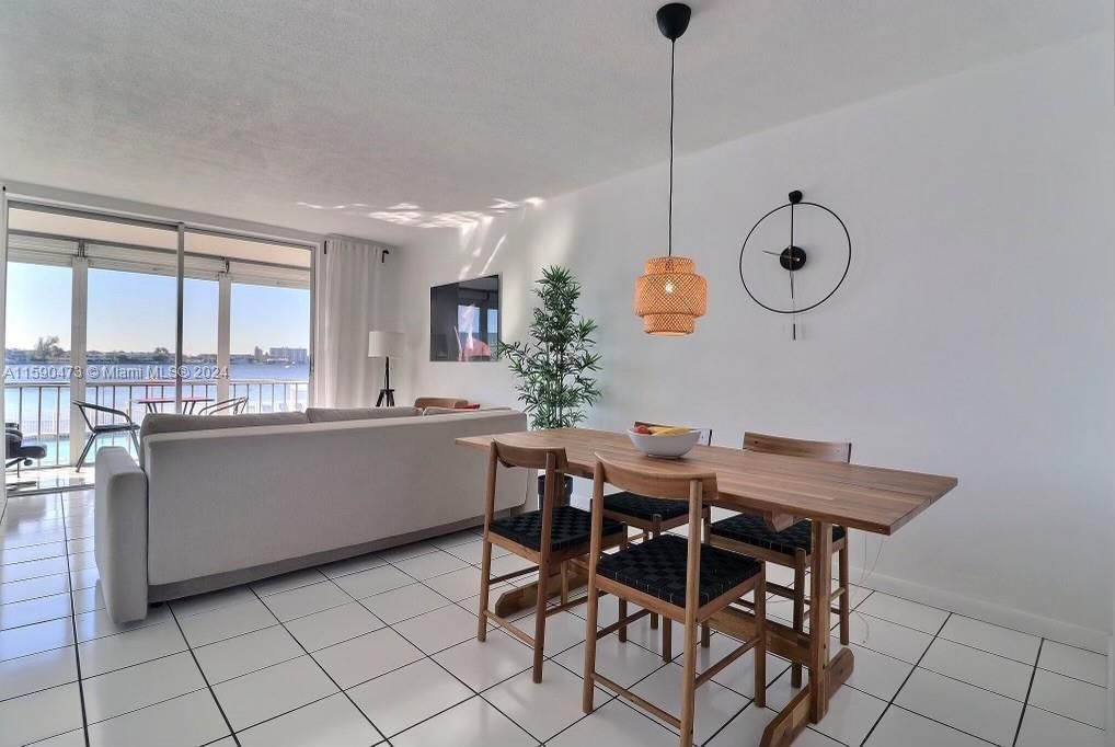 Real estate property located at 3010 Marcos Dr R209, Miami-dade, Point East Sec 4 Condo, Aventura, FL