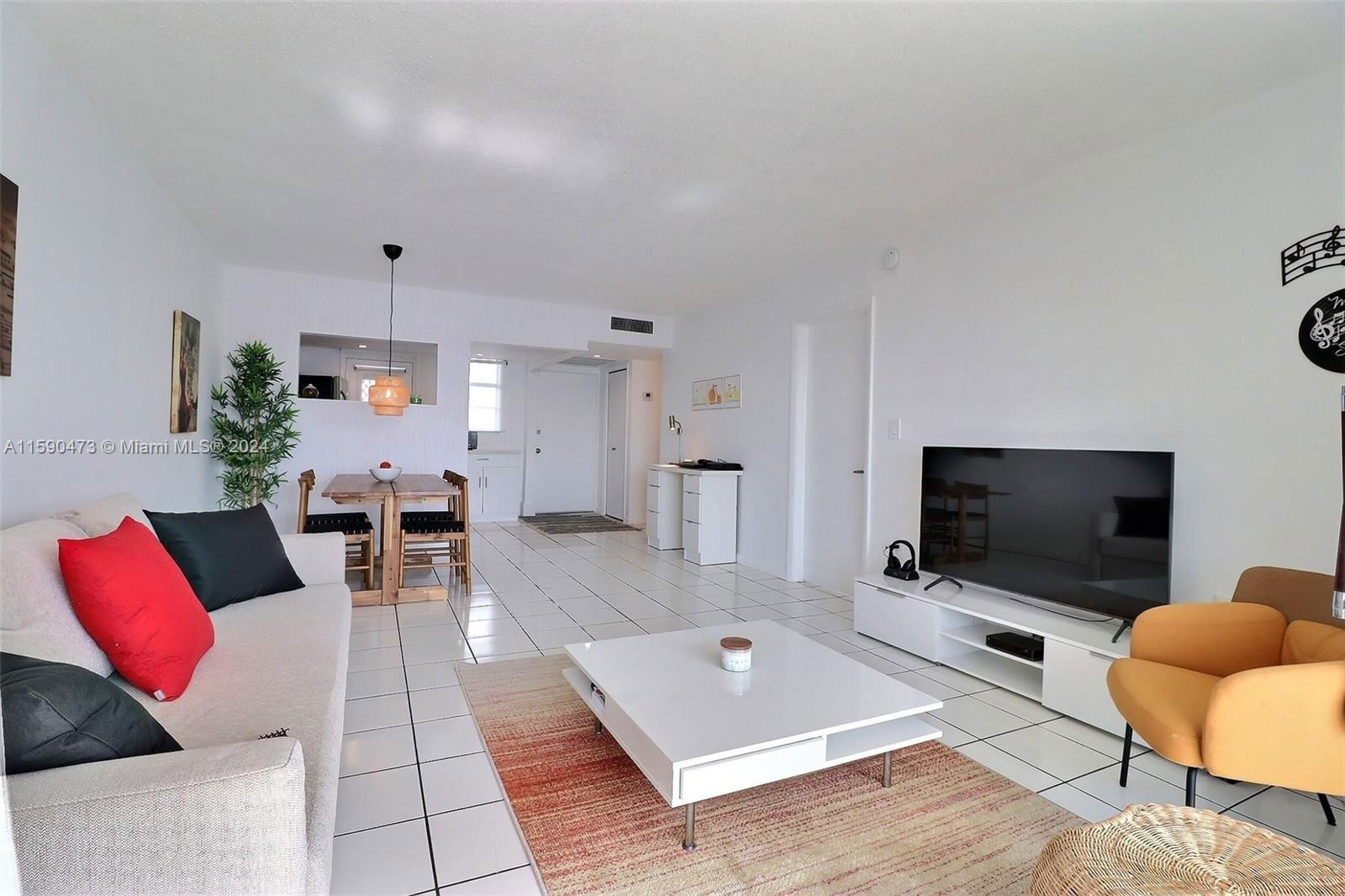 Real estate property located at 3010 Marcos Dr R209, Miami-dade, Point East Sec 4 Condo, Aventura, FL
