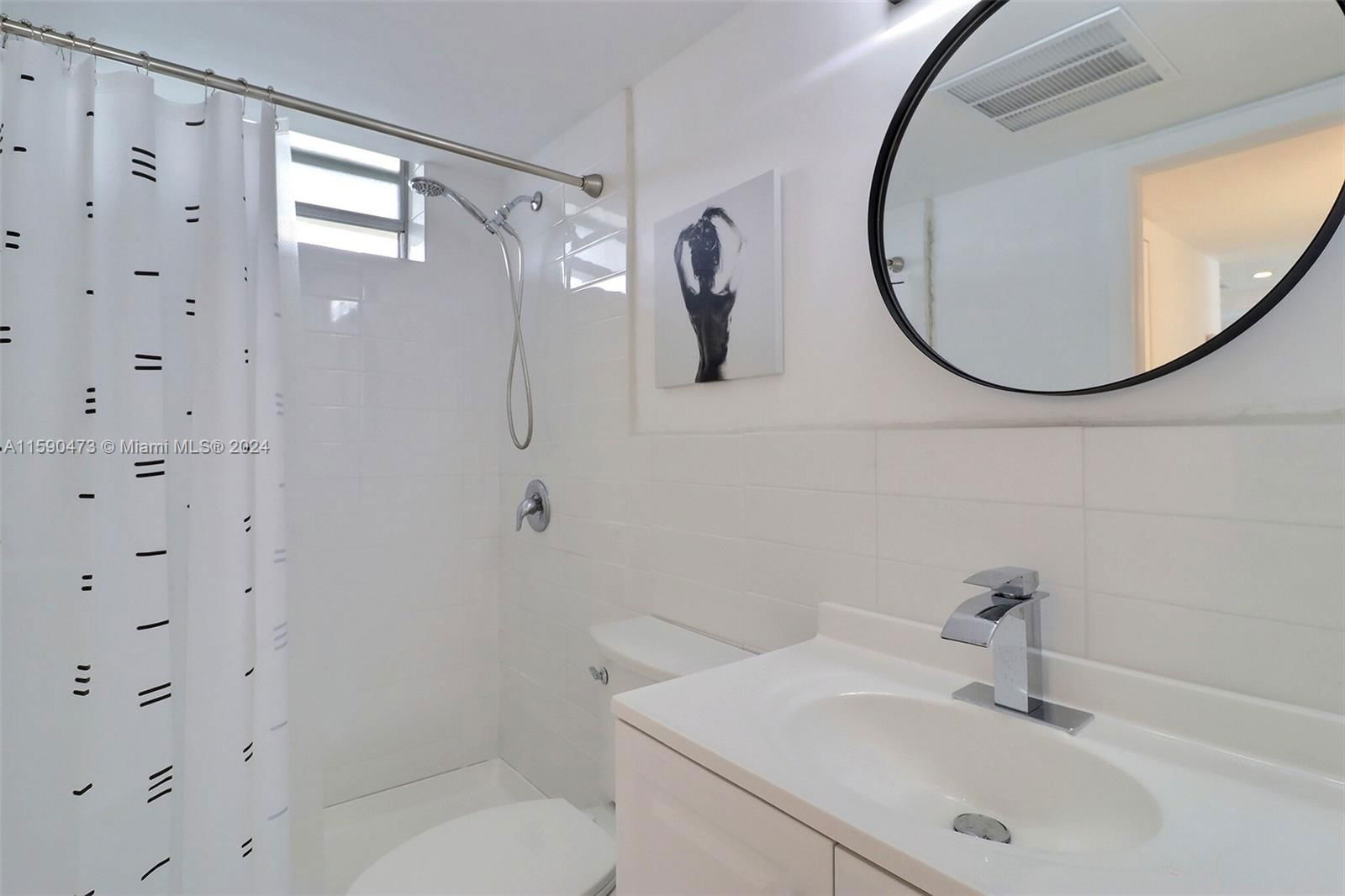 Real estate property located at 3010 Marcos Dr R209, Miami-dade, Point East Sec 4 Condo, Aventura, FL