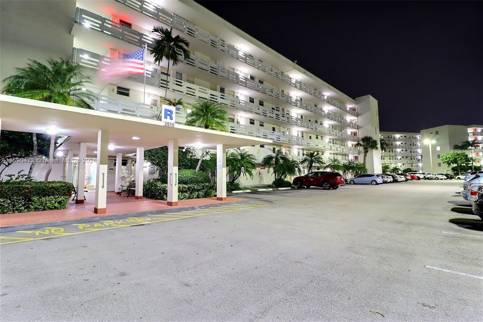 Real estate property located at 3010 Marcos Dr R209, Miami-dade, Point East Sec 4 Condo, Aventura, FL