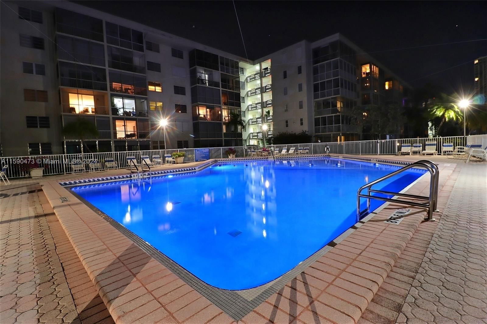 Real estate property located at 3010 Marcos Dr R209, Miami-dade, Point East Sec 4 Condo, Aventura, FL