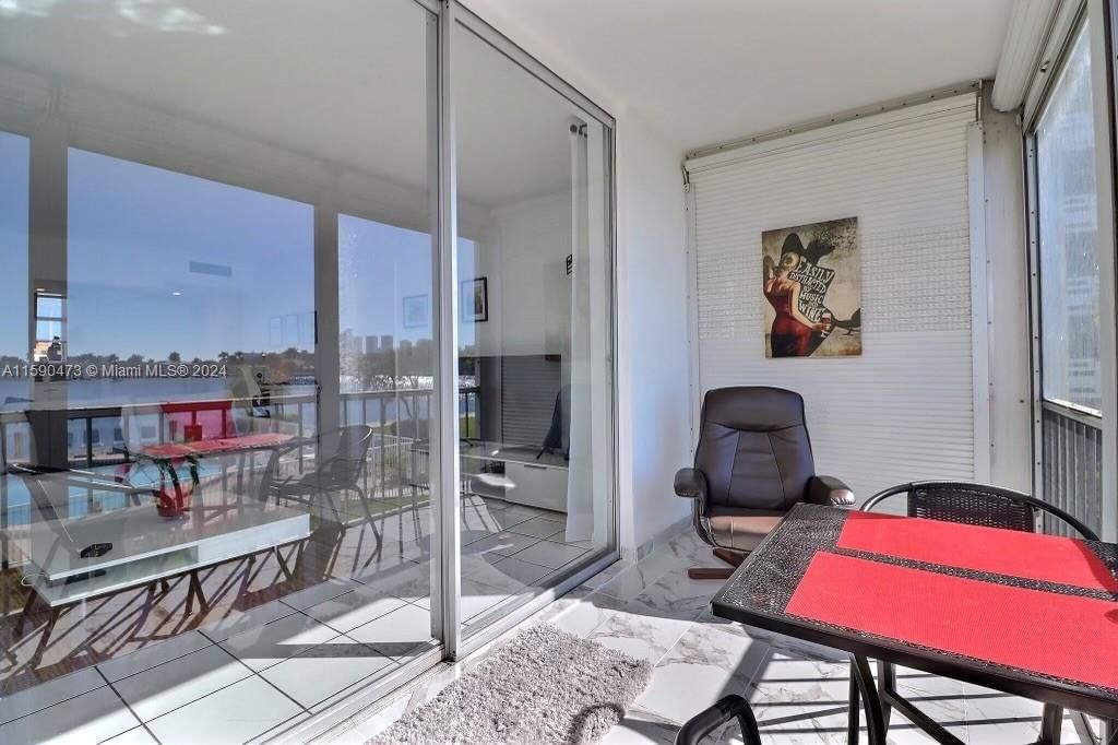Real estate property located at 3010 Marcos Dr R209, Miami-dade, Point East Sec 4 Condo, Aventura, FL
