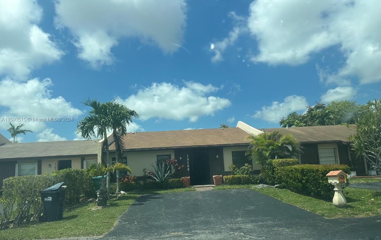 Real estate property located at 12120 110 ST CIR S #12120, Miami-Dade County, DEVON-AIRE 2, Miami, FL