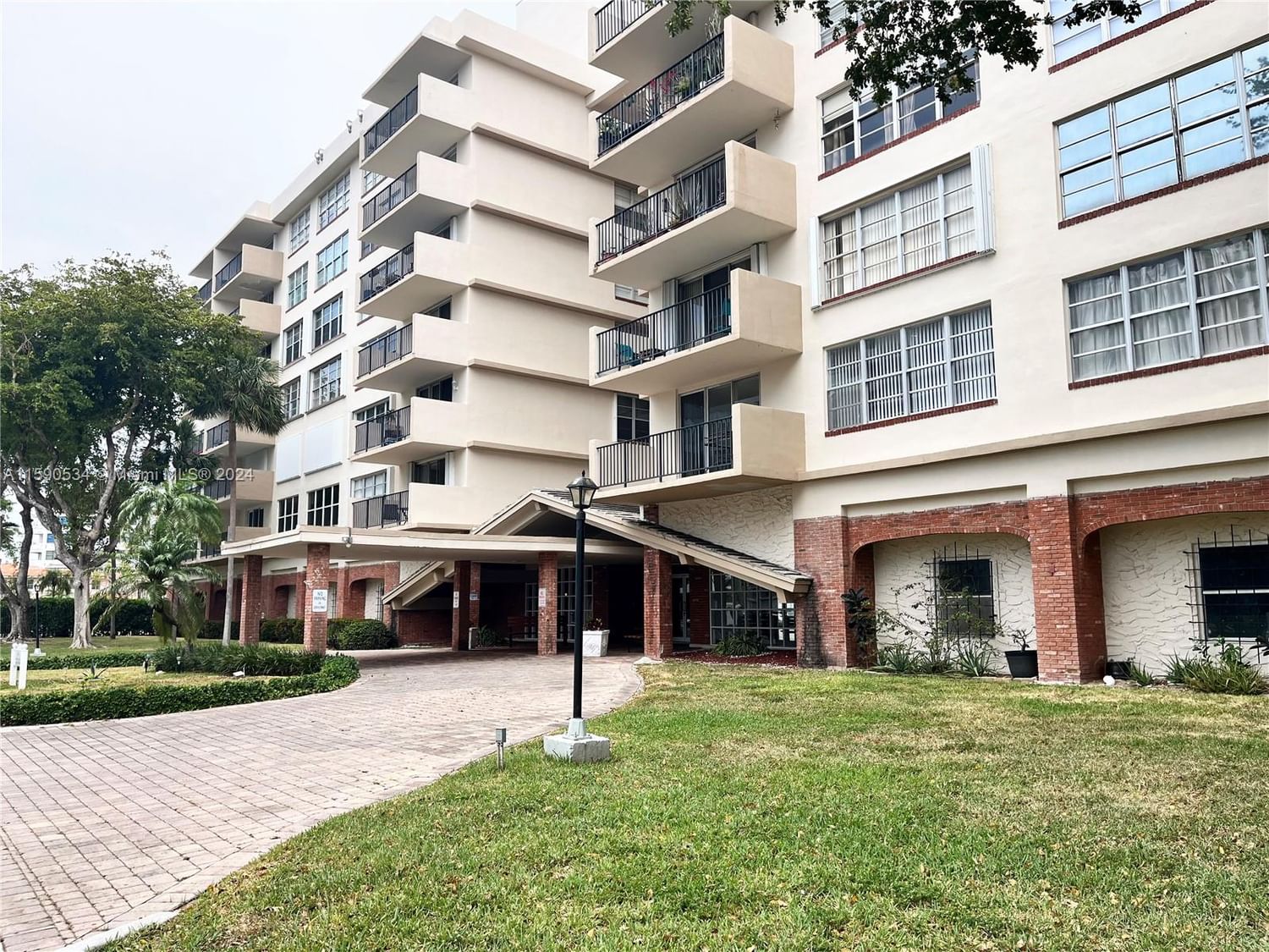 Real estate property located at 1001 91st St #504, Miami-Dade County, LONGWOOD TOWERS CONDO, Bay Harbor Islands, FL