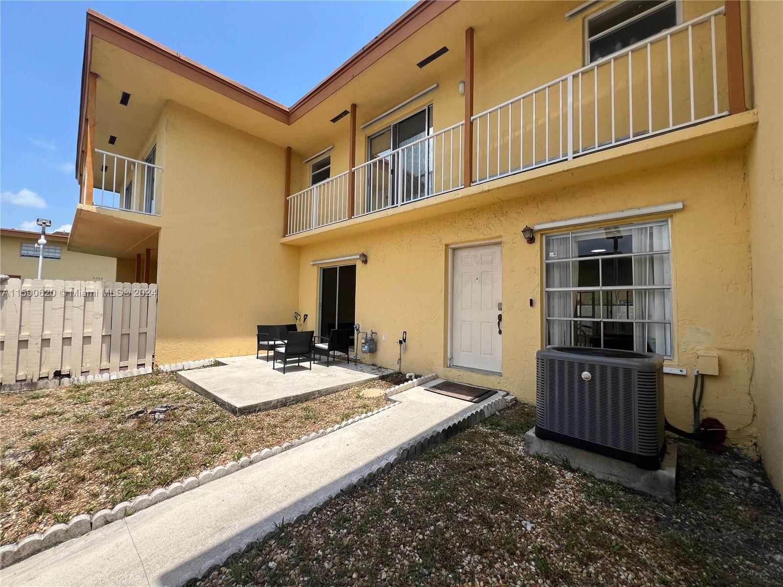 Real estate property located at 8320 154th Ave #32, Miami-Dade County, CENTRE COURT CONDO, Miami, FL