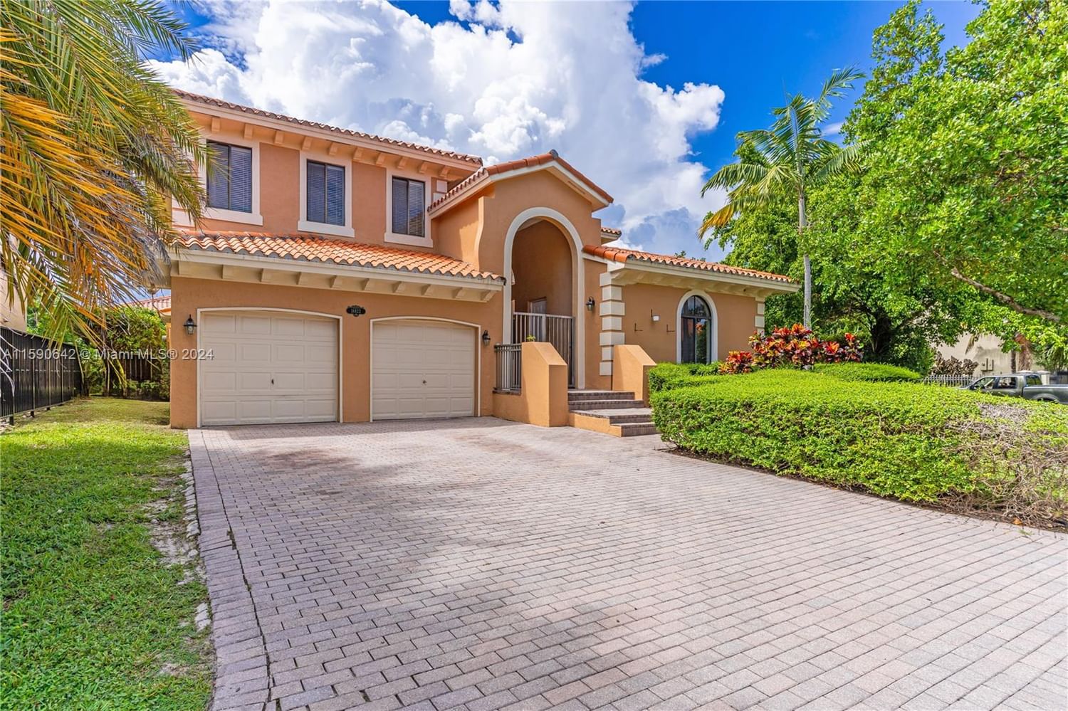 Real estate property located at 18822 74th Ct, Miami-Dade County, CUTLER CAY, Cutler Bay, FL