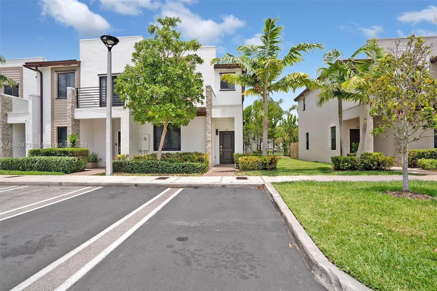 Real estate property located at 317 208th Ter #317, Miami-Dade County, VIA VENTURA NEIGHBORHOOD, Miami, FL