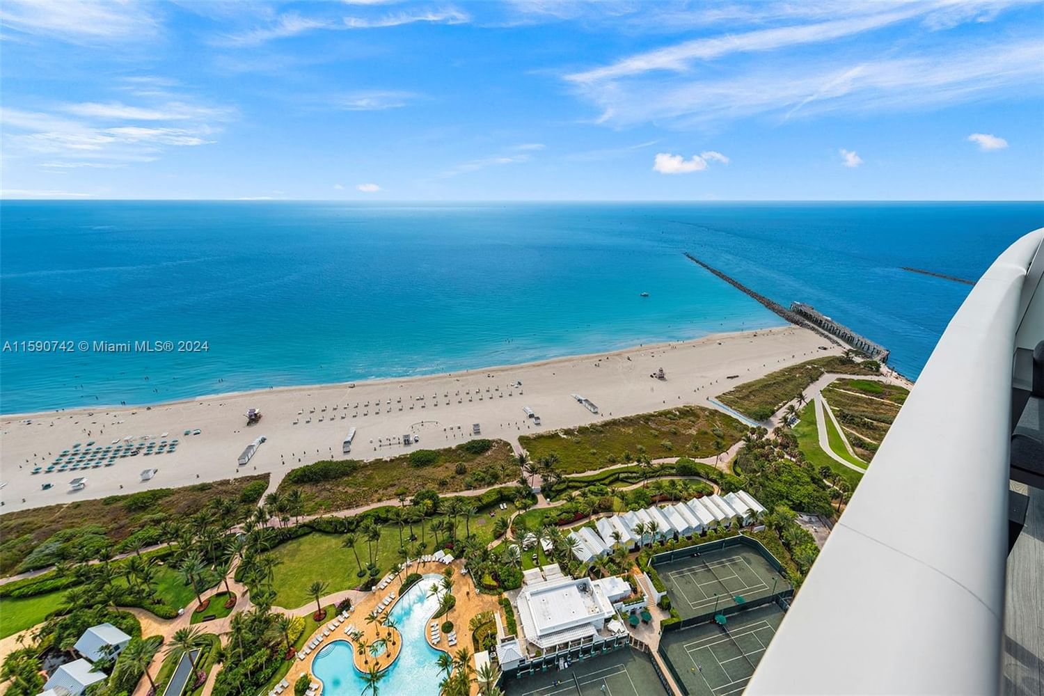 Real estate property located at 100 Pointe Dr #3205, Miami-Dade County, CONTINUUM ON SOUTH BEACH, Miami Beach, FL