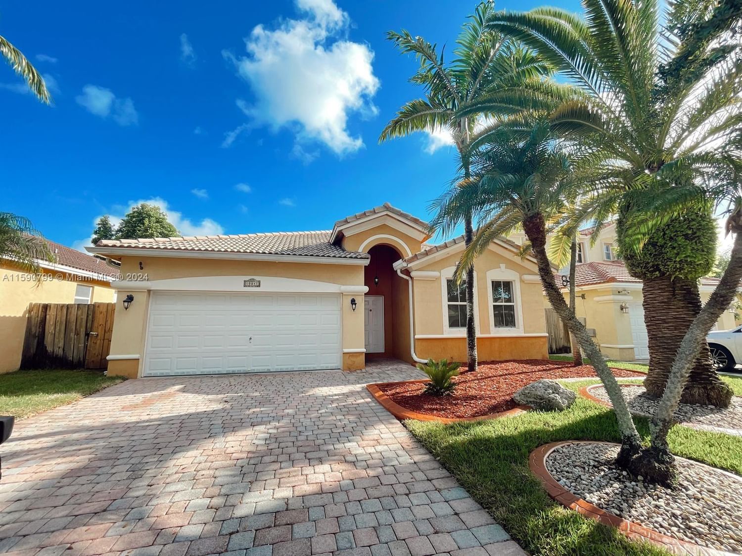 Real estate property located at 10841 244th Ter, Miami-Dade County, VILLAS DEL CAMPO SUB, Homestead, FL