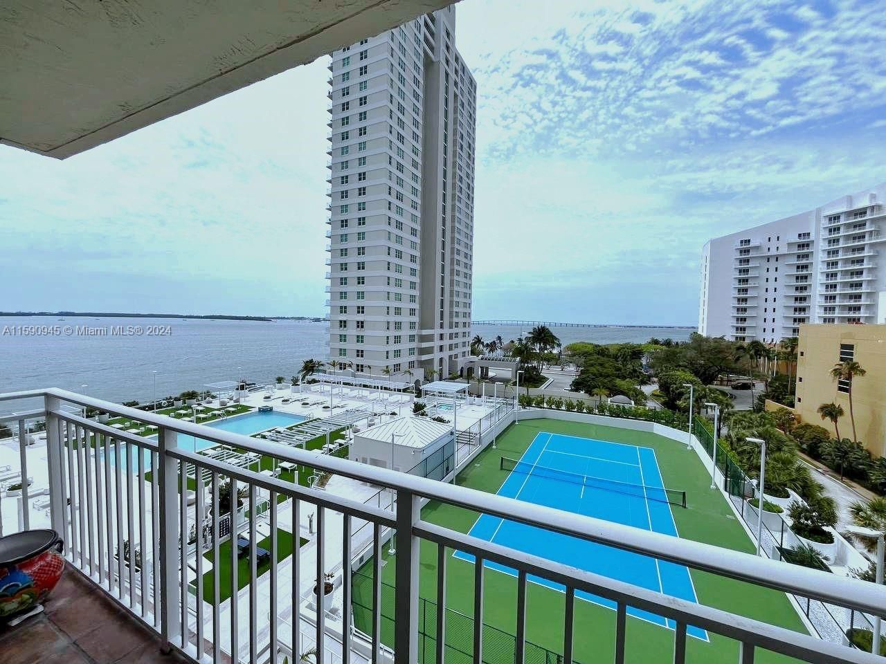 Real estate property located at 770 Claughton Island Dr #806, Miami-Dade, ISOLA CONDO, Miami, FL