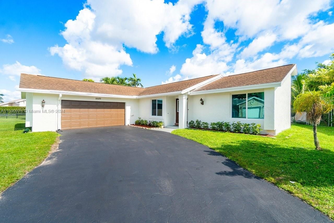 Real estate property located at 5525 9th St, Broward County, HERITAGE PINES, Margate, FL