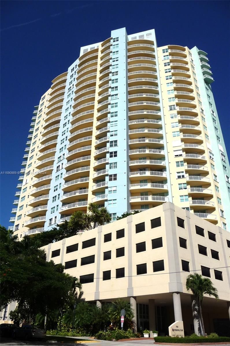 Real estate property located at 2475 Brickell Ave #2203, Miami-Dade, THE METROPOLITAN CONDO, Miami, FL