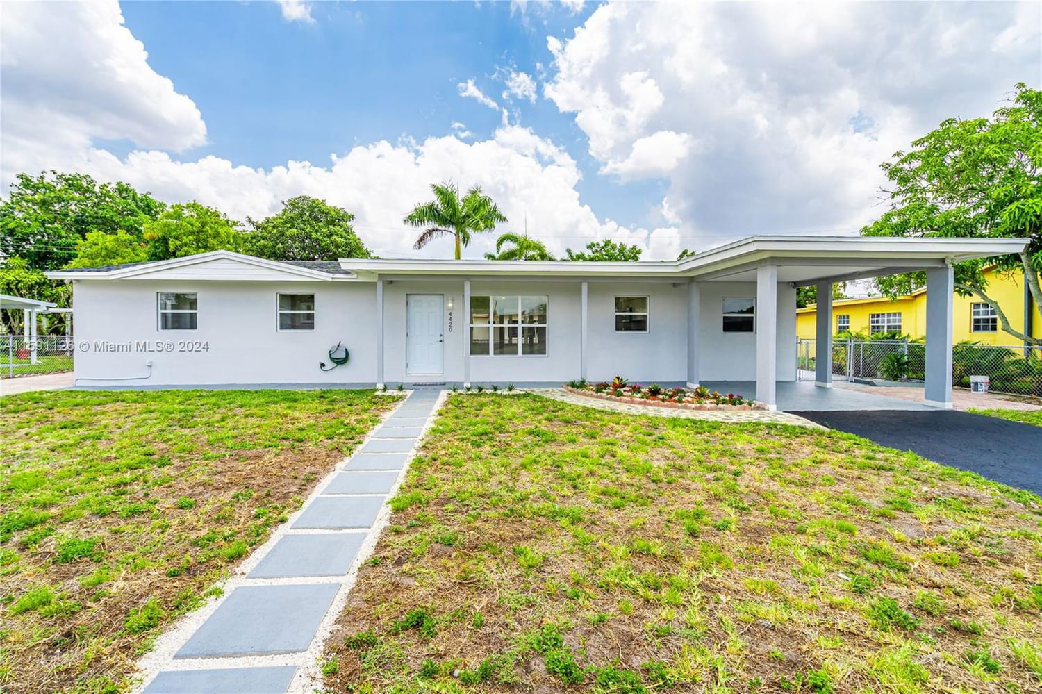 Real estate property located at 4420 174th Dr, Miami-Dade County, CAROL CITY 1ST ADDN, Miami Gardens, FL