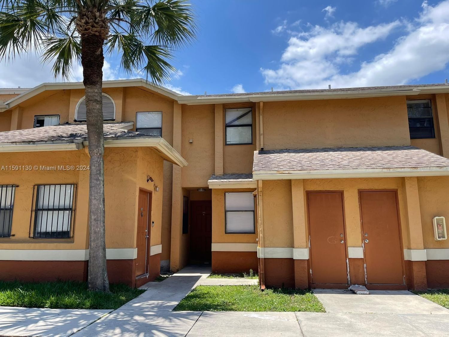 Real estate property located at 2461 56th Ave #3-13, Broward, CIRCLE VILLAS (THE) CONDO, Lauderhill, FL