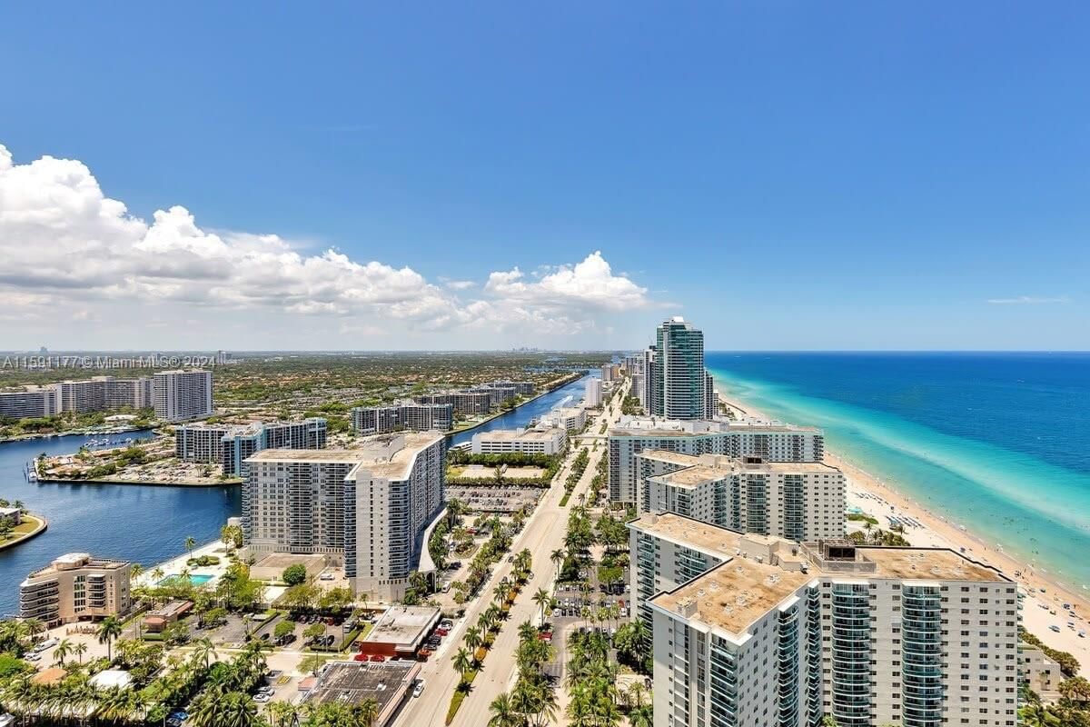 Real estate property located at 4111 Ocean Dr LPH10, Broward County, 4111 SOUTH OCEAN DRIVE CO, Hollywood, FL