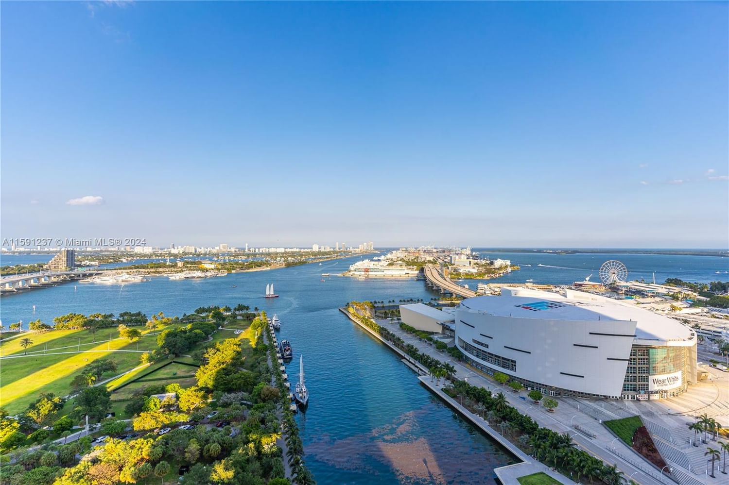 Real estate property located at 900 Biscayne Blvd #3003, Miami-Dade, 900 BISCAYNE BAY CONDO, Miami, FL