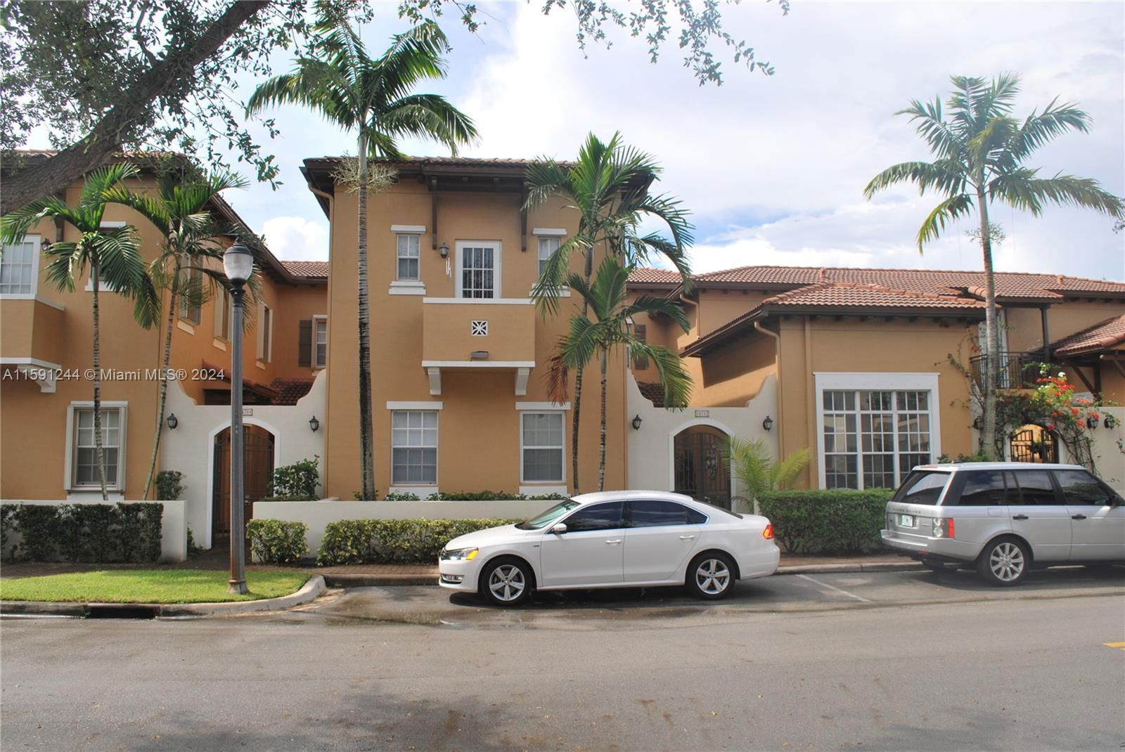 Real estate property located at 14712 5th St, Broward County, MEADOW PINES, Pembroke Pines, FL