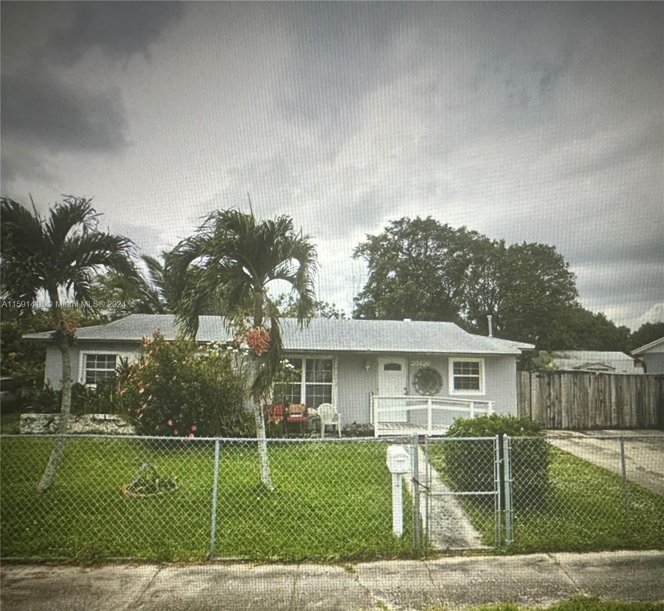 Real estate property located at 20420 45th Ave, Miami-Dade County, STARLIGHT 1ST ADDN, Miami Gardens, FL