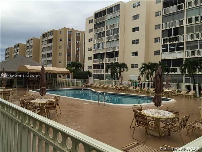 Real estate property located at 232 12th Ave #304, Broward County, MEADOWBROOK TOWERS CONDO, Hallandale Beach, FL