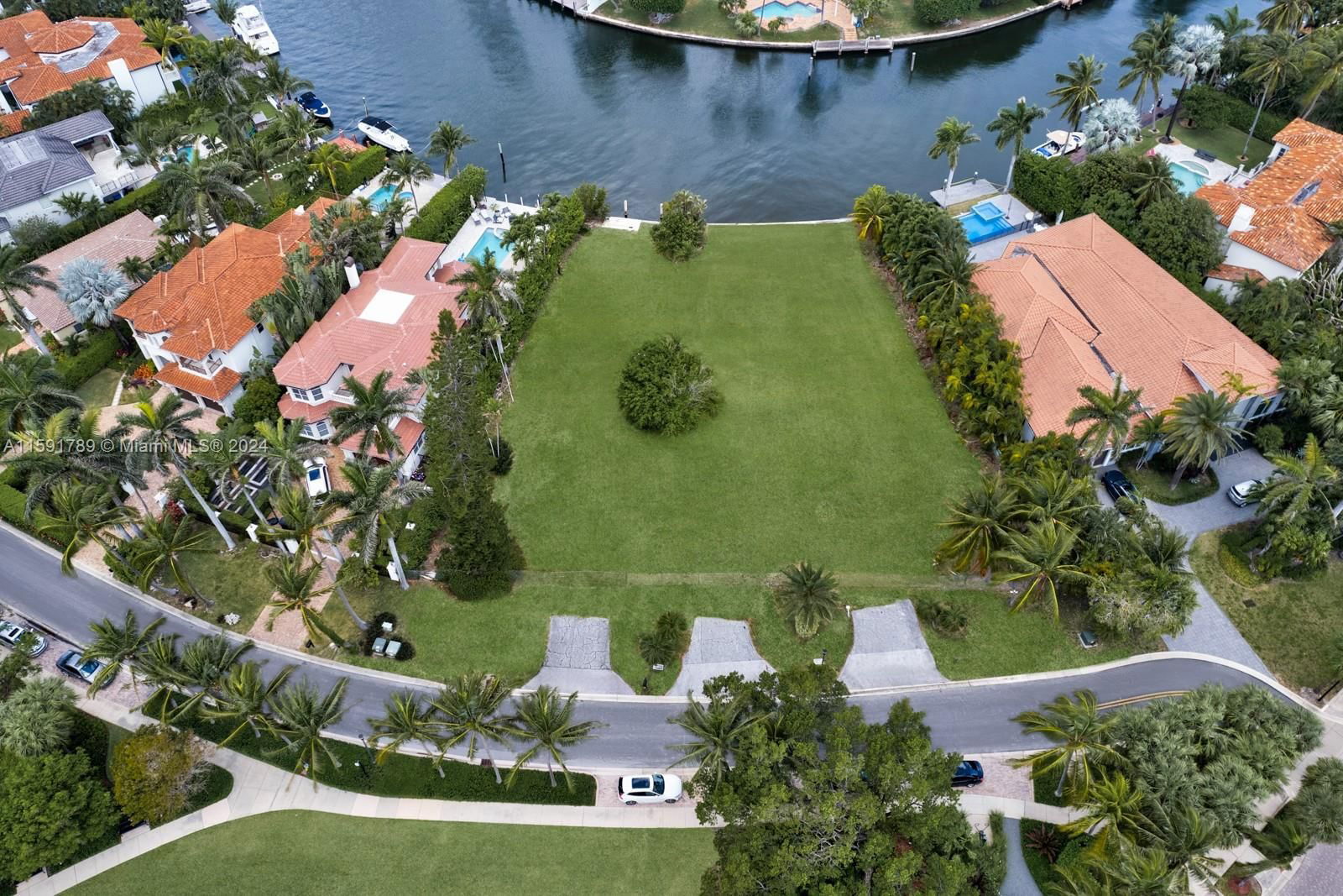 Real estate property located at 538 Parkway Pkwy, Miami-dade, Golden Beach Sec F, Golden Beach, FL