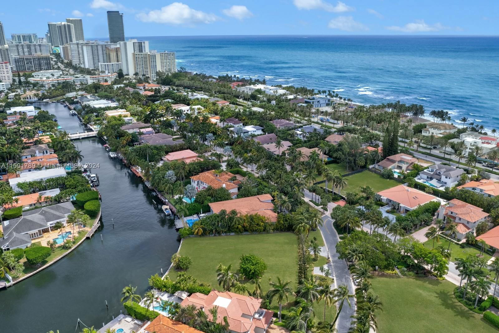 Real estate property located at 538 Parkway Pkwy, Miami-dade, Golden Beach Sec F, Golden Beach, FL