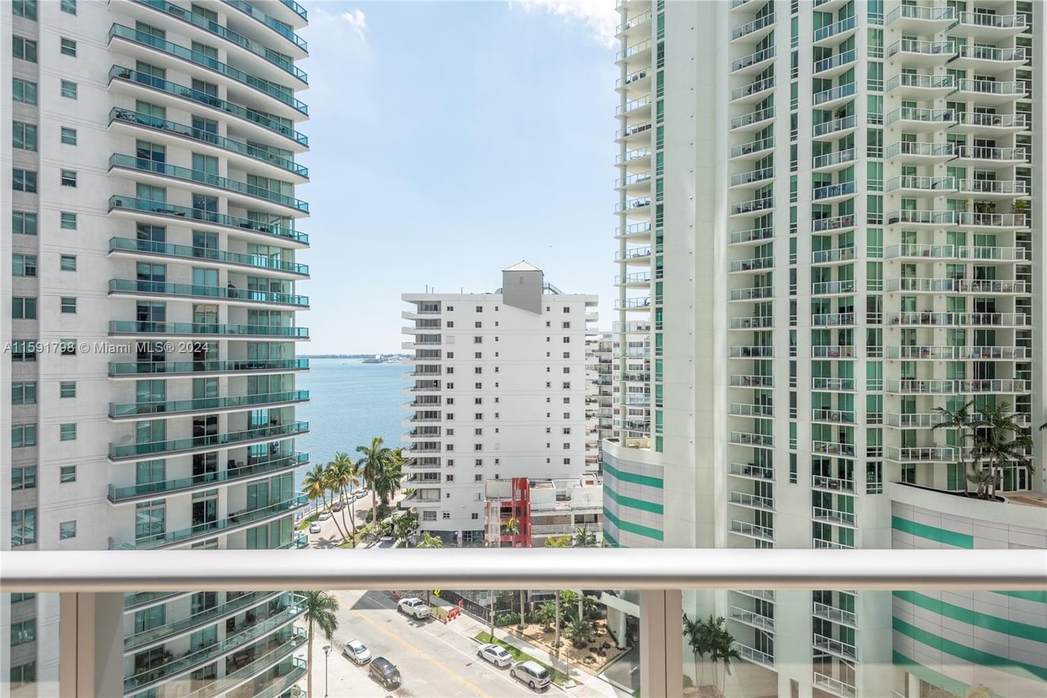 Real estate property located at 1300 Brickell Bay Dr #1207, Miami-Dade County, BRICKELLHOUSE CONDO, Miami, FL