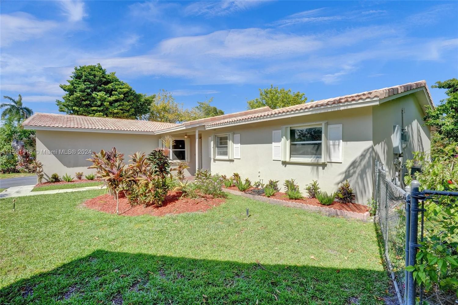 Real estate property located at 4103 75th Ave, Broward County, THE DELLS, Coral Springs, FL